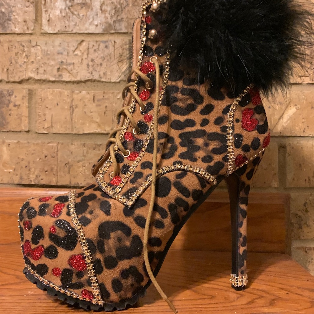 Customize Boots - Picture 3 of 3
